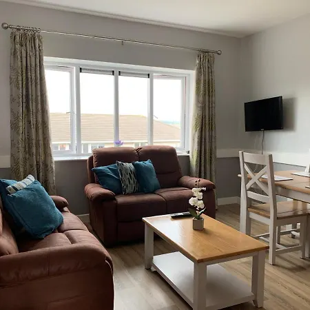 Priory House, Student Accommodation, Manor Village Apartments, Cork Road, X91w427 * 워터퍼드