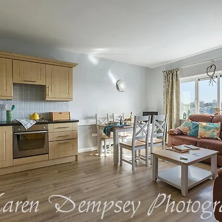 Priory House, Student Accommodation, Manor Village Apartments, Cork Road, X91w427 * 워터퍼드
