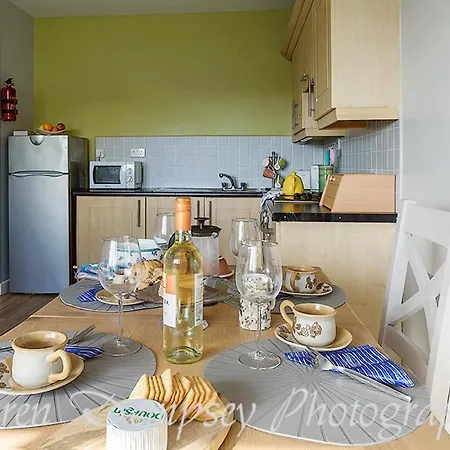 Priory House, Student Accommodation, Manor Village Apartments, Cork Road, X91w427 *