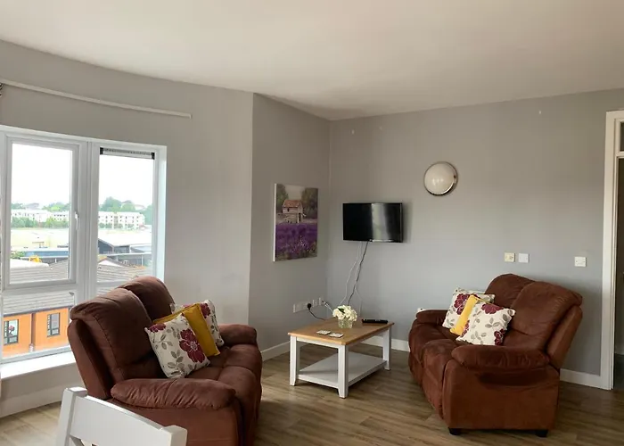 Апартаменты Priory House, Student Accommodation, Manor Village Apartments, Cork Road, X91w427