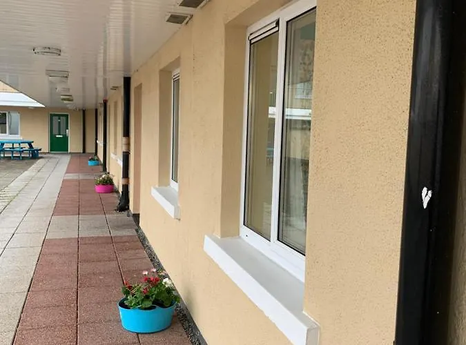 Priory House, Student Accommodation, Manor Village Apartments, Cork Road, X91w427 *